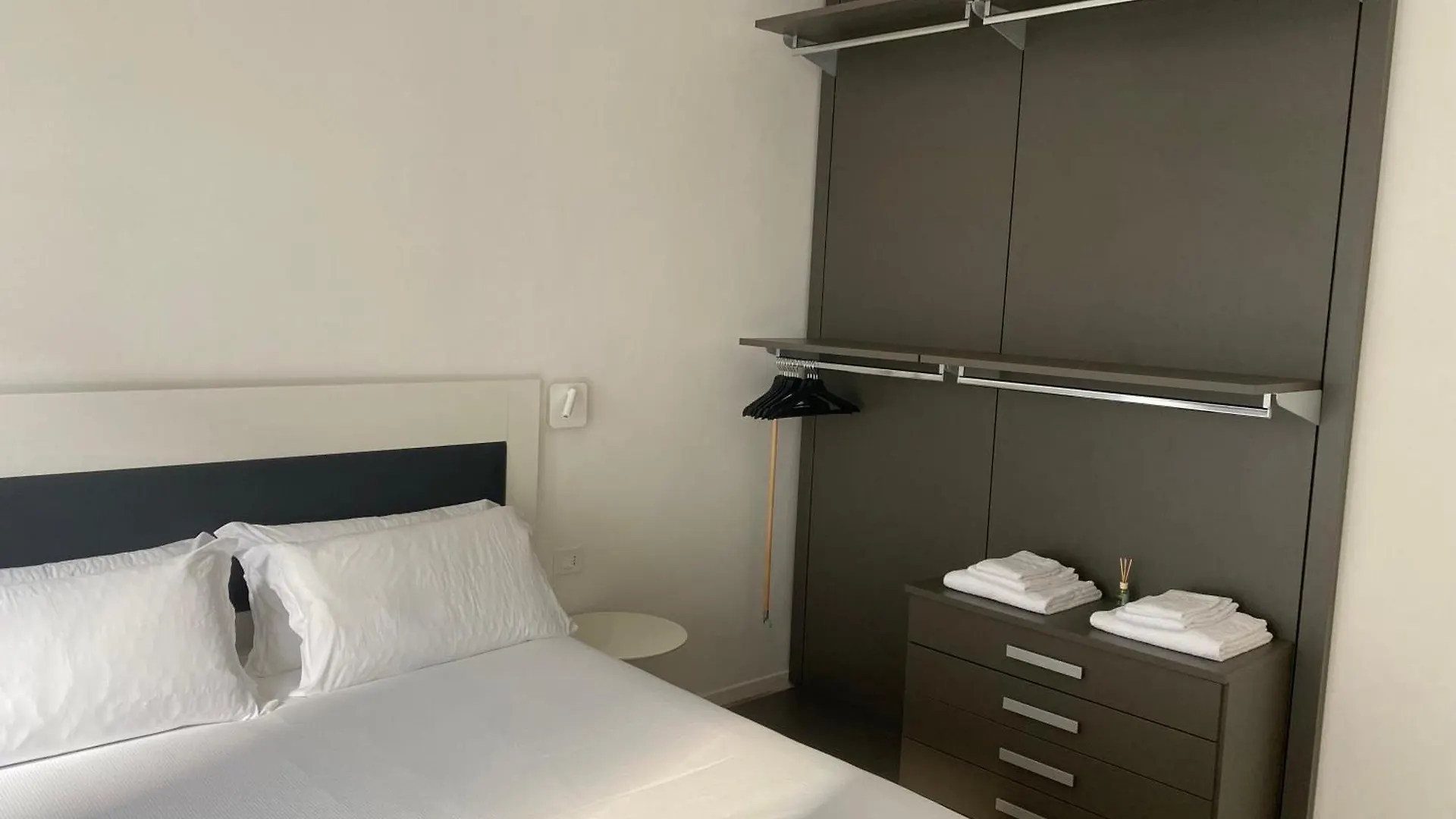 Room G3 Bresso Italy